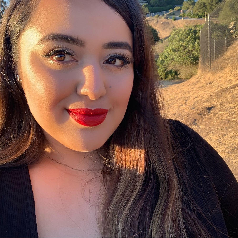 Meet your Posher, Maira